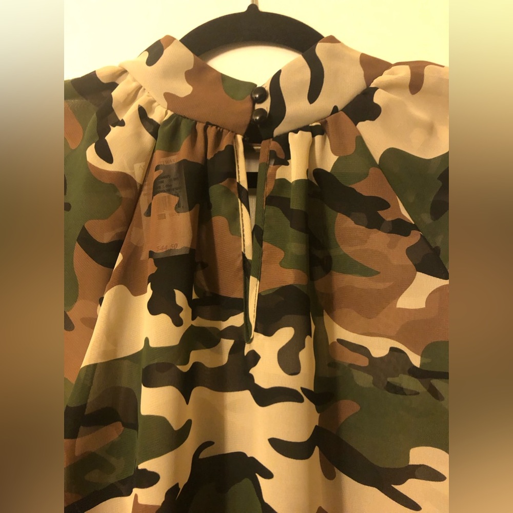 ASHLEY STEWART WOMENS SUPER CUTE CAMO BLOUSE SIZE: 14/16 - Picture 10 of 12